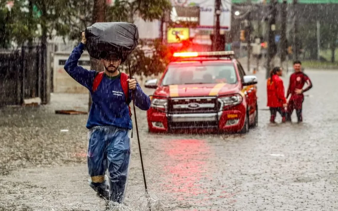 tempestades, precipitações, aguaceiros;