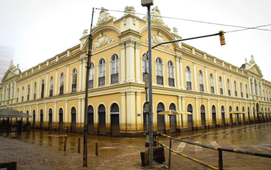 precipitação, tempestade, aguaceiro;