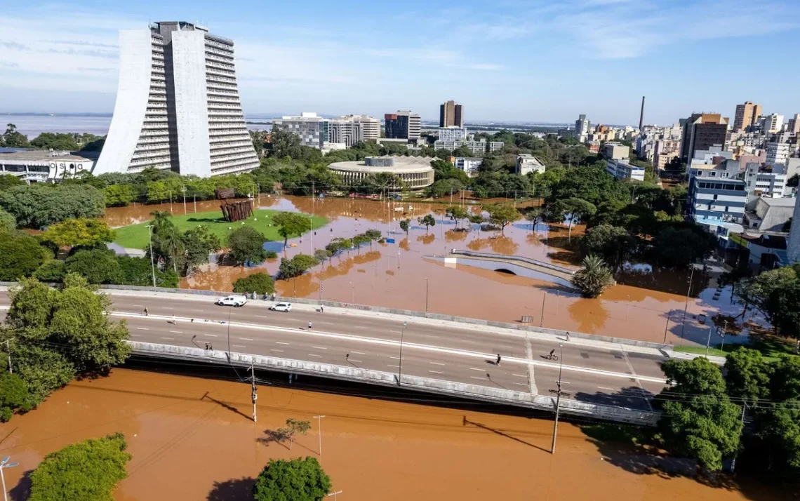 ajuda, apoio, hélpido, contribuição, subvenção, auxilio, benfeitoria, benevolência, caridade, esforço, solidário.