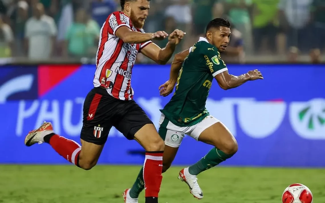 Palmeiras contra Botafogo-SP, jogo entre Palmeiras and Botafogo-SP.