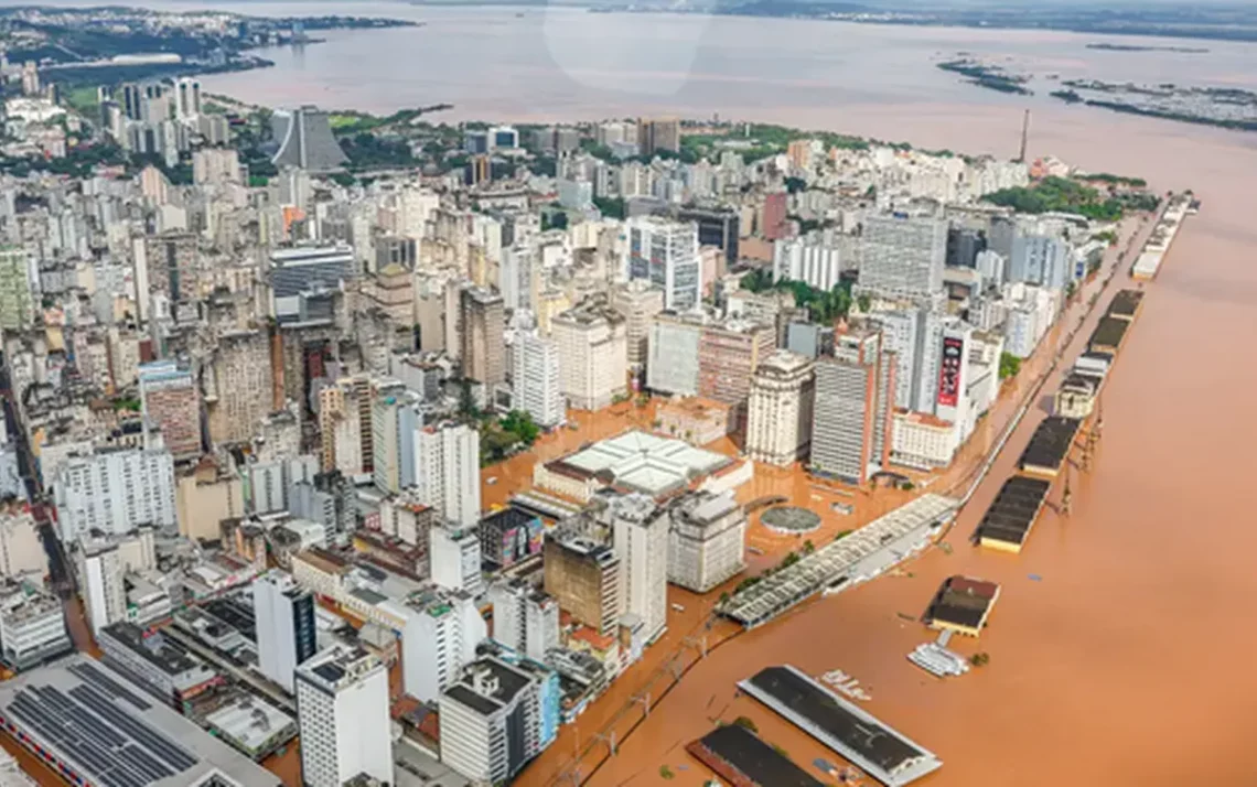 deixado, triagem, abrigos temporários, alagados, atravessado a pé, e de carro, monitorado, controlado, reparado, decurso do tempo, investigado, mortos, feridos, desaparecidos, ajuda necessária