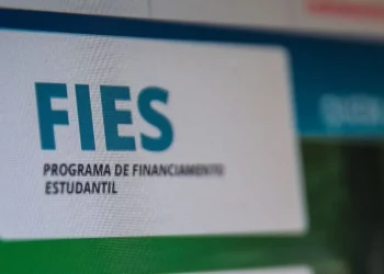 Financiamento, Estudantil;