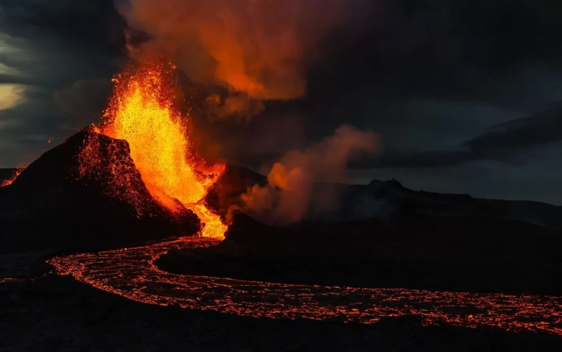 erupções, atividade vulcânica, erupções, vulcânicas;