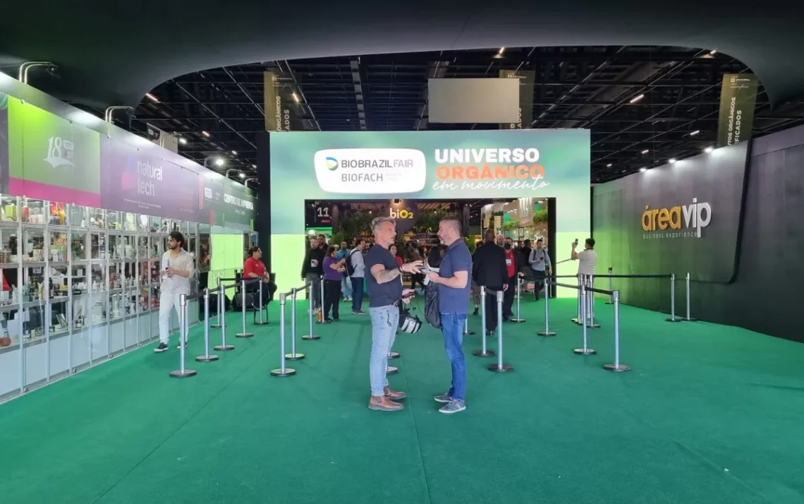 evento, exposição, mercado;