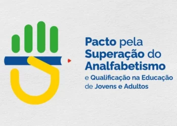 Educação para Jovens e Adultos;