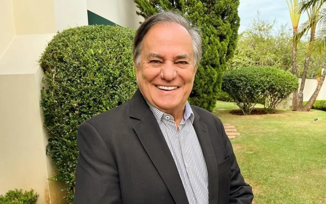 apresentador, cantor, músico;