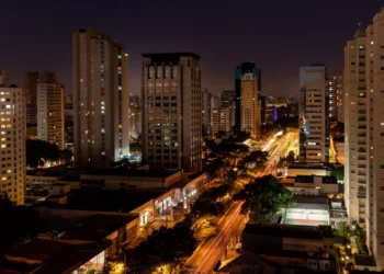 apartamentos, imóveis, propriedades;