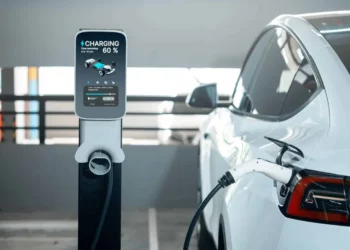 automóvel elétrico, veículo elétrico, automóvel a Gasolina Elétrica, veículo movido por Eletricidade;