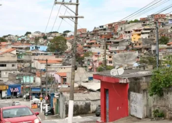 favela, quebrada, periferias;